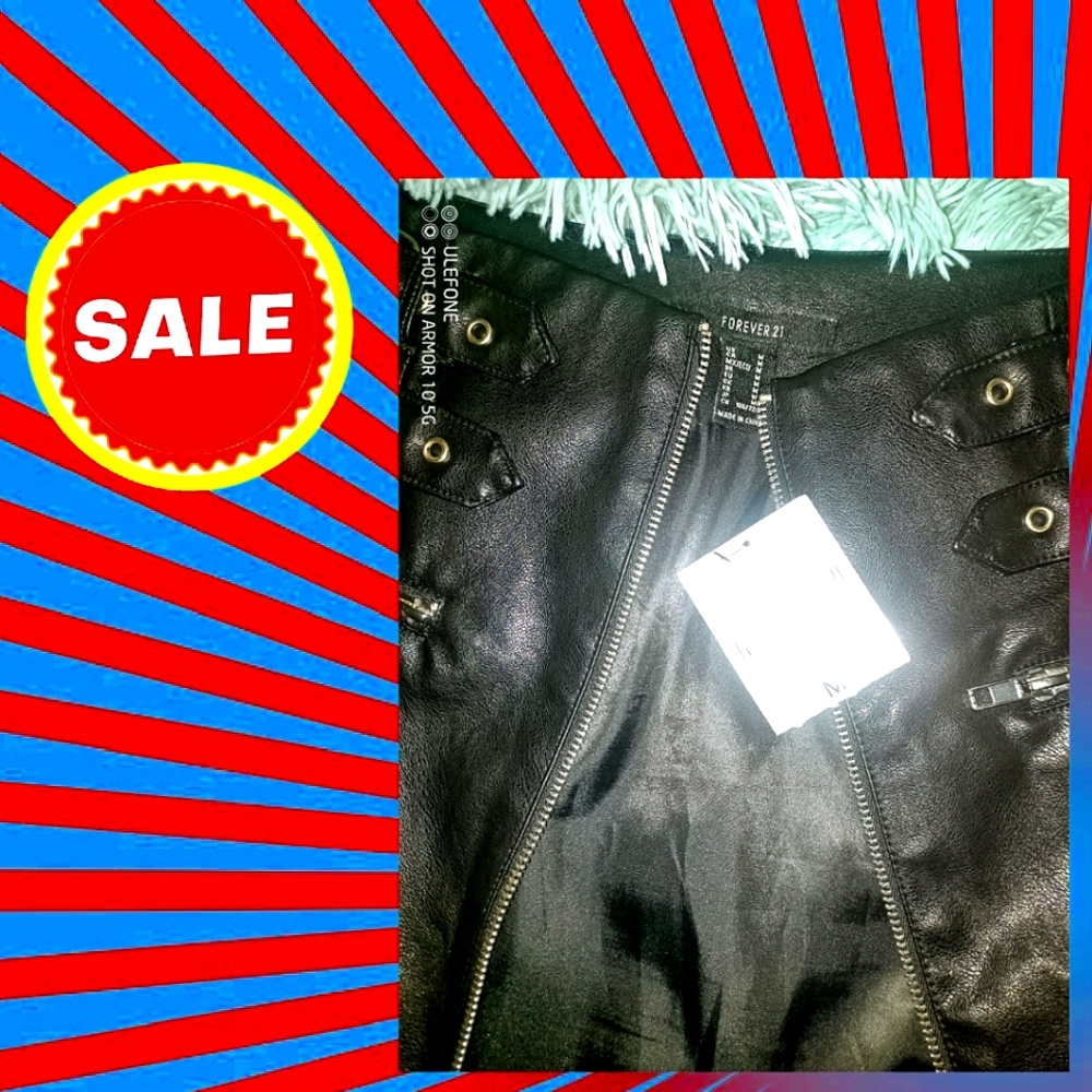 NWT-FOREVER21- FAUX LEATHER&METAL ZIPPER SKIRT-MED